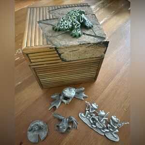 Vintage Decorative Frog Figurine Set - Pewter / JJ
